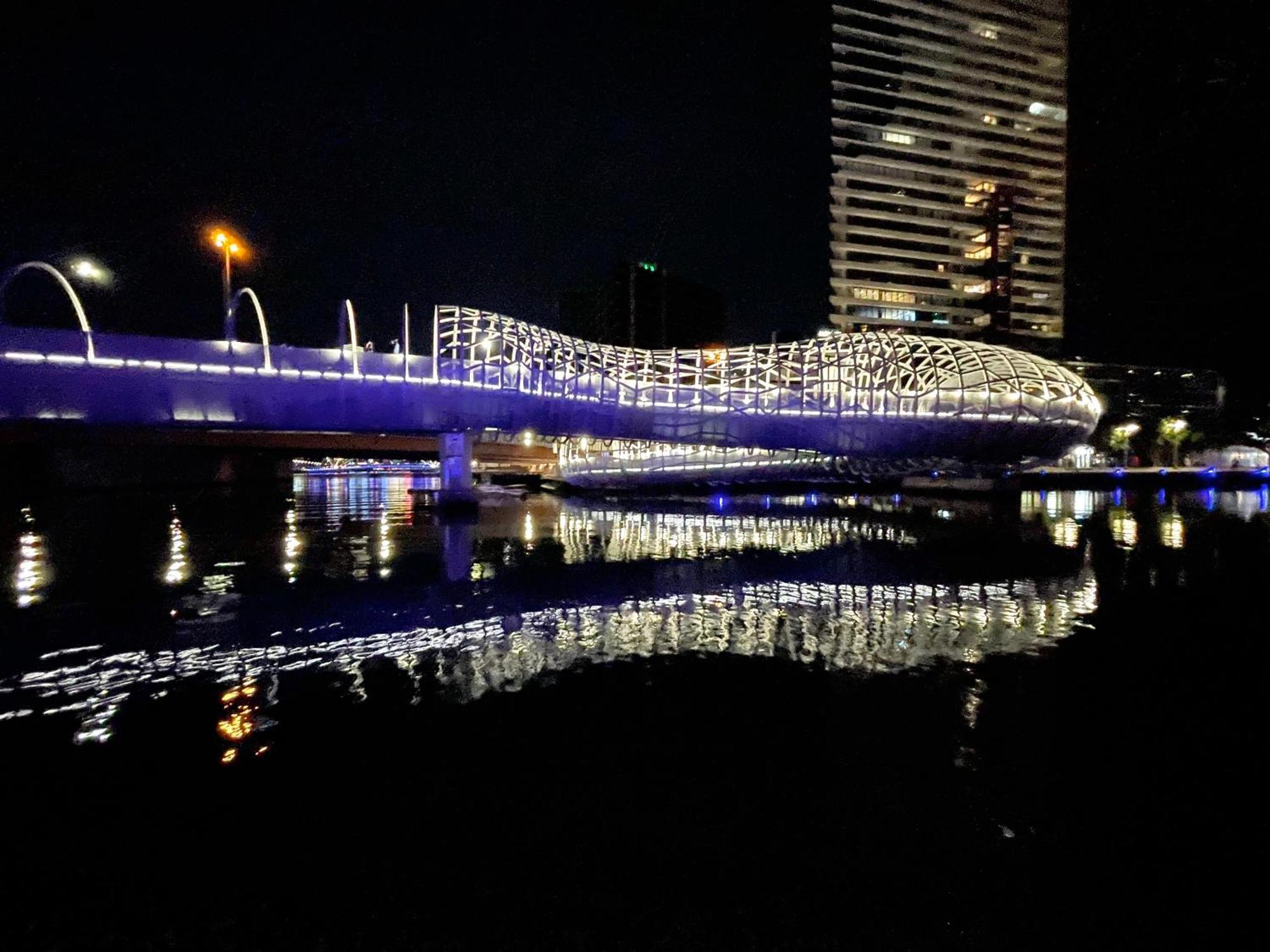 Yarra Accommodation Private Apartments & Ensuite Room With Stunning Yarra River & City Views, Melbourne